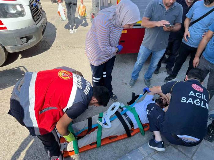 Van’da Otomobiller Çarpıştı: 1 Yaralı