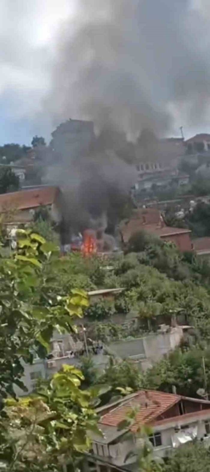 Beykoz’da Bir Evin Çatısı Alev Alev Yandı