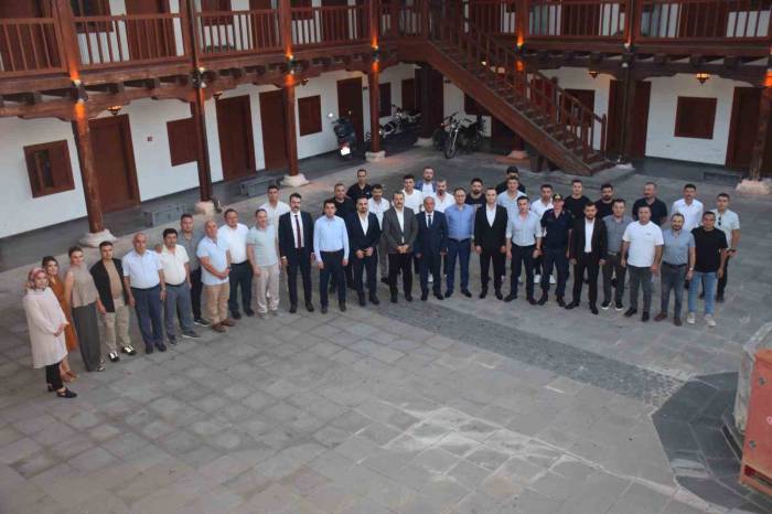 Emekliye Ayrılan Emniyet Müdürüne Veda Yemeği