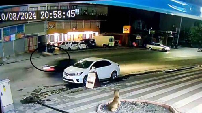 Otomobilin Çarptığı Bisikletli Çocuk Metrelerce Havaya Uçtu, O Anlar Kamerada