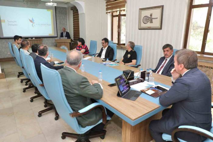 "Türkiye Yüzyılında 1. Uluslararası Türk Diasporası Sempozyumunun" Hazırlık Toplantısı Düzenlendi