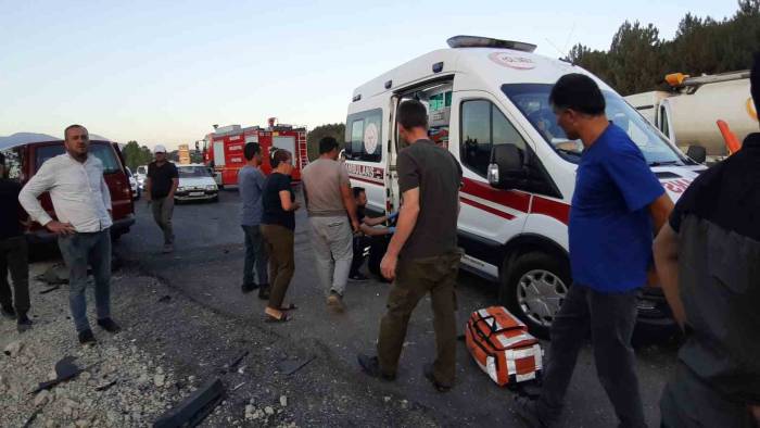 Bolu-mudurnu Yolunda Feci Kaza: 1 Ölü, 1 Yaralı