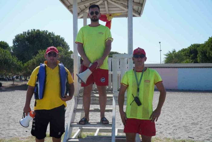 Yalova’da Deniz Simidiyle Akıntıda Sürüklenen Çocuğu Kurtaran Ekip O Anları Anlattı