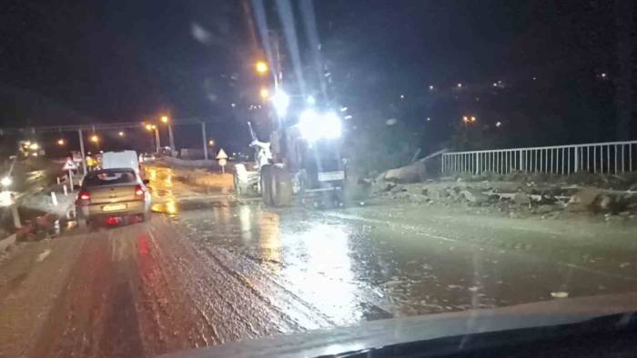 Gürün’ü Sağanak Ve Dolu Vurdu