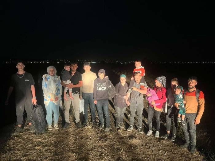 Edirne’de 24 Düzensiz Göçmen Yakalandı