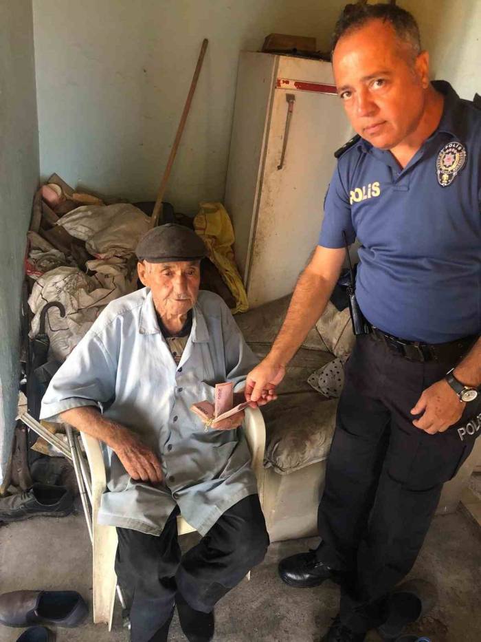 Milas’ta Kaybolan Para Ve Ziynet Eşyası Sahibine Teslim Edildi