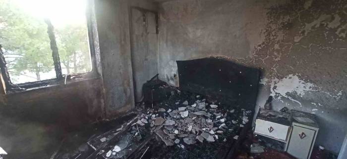 Burdur’da Tek Başına Yaşayan Genç, Evde Çıkan Yangından Arkadaşı Tarafından Kurtarıldı