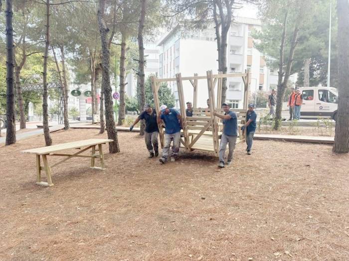 Başkan Sandıkçı: "Sosyal Yaşam Alanlarını Daha Konforlu Hale Getiriyoruz"