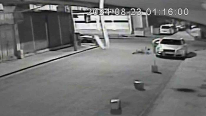 Otomobilden Elektronik Cihazları Çaldı