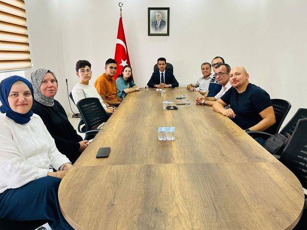 Bozdoğan Kaymakamı Ata, Lgs’de Başarı Elde Eden Öğrencileri Ağırladı