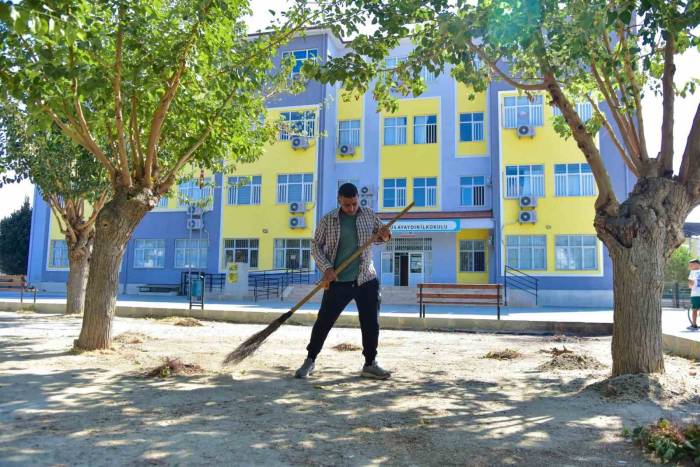 İncirliova’da Okullar Eğitime Hazırlanıyor