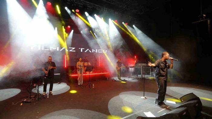 Kahramanmaraşlılar, Geleneksel Ağustos Fuarı’nda Konserlerle Eğleniyor