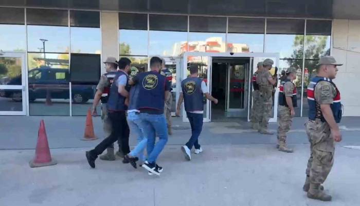 Yeni Nişanlanan Öğretmen, Yolda Aracına Aldığı Şahıs Tarafından Öldürüldü