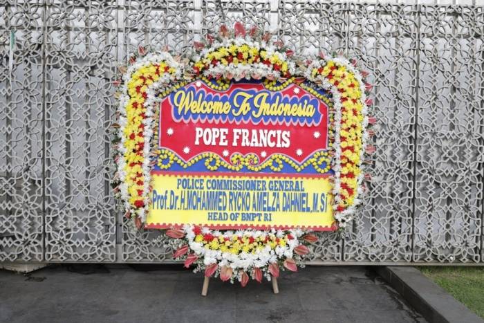 Papa Francis’ten Güney Doğu Asya’nın En Büyük Camisine Ziyaret