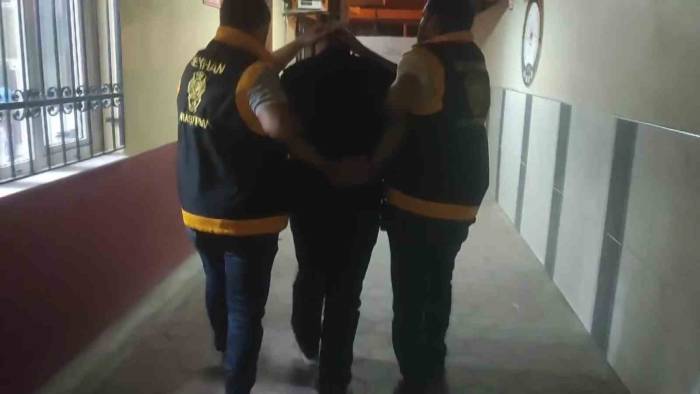 Ankastre Fırının İçerisinden Ruhsatsız Silahlar Çıktı