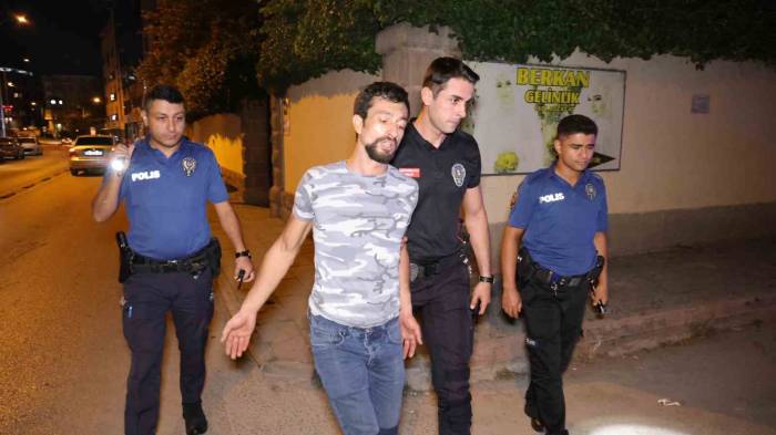 Uyuşturucuyu Atıp Kaçan Şüpheliden Polise, “Bir İçimliği Zehir Ediyorsunuz” Sitemi