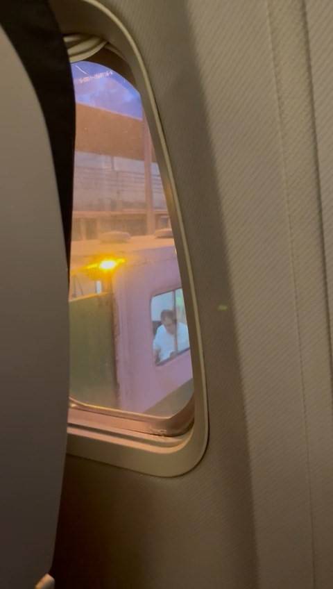 Elazığ’da Hareketlenmeye Hazırlanan Ajet Uçağı, Bir Yolcunun İnmek İstemesi Üzerine Geri Döndü