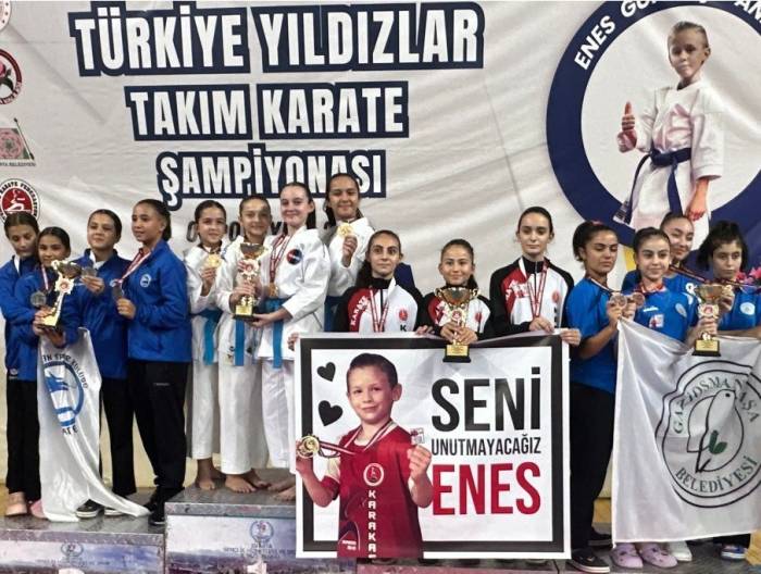 Tavşanlı Belediyesi Karate Takımı Türkiye Şampiyonu Oldu