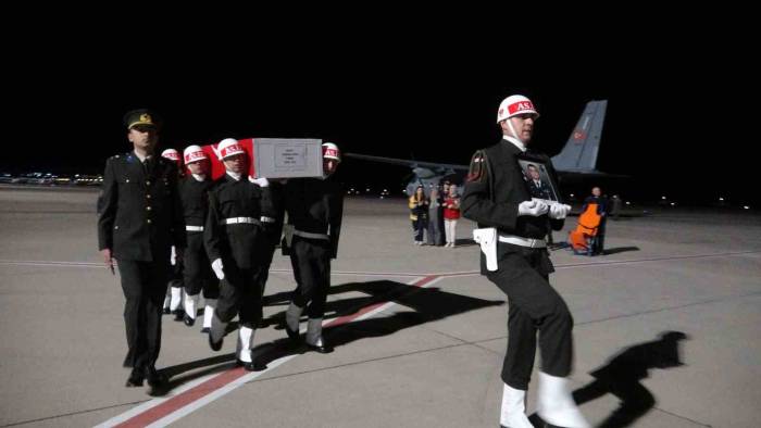 Ispartalı Şehidin Naaşı Memleketine Getirildi