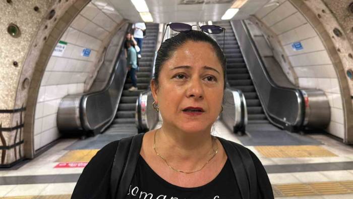Sarıyer’de Metrodaki Yürüyen Merdiven İkiye Ayrıldı: Vatandaşlar Büyük Panik Yaşadı