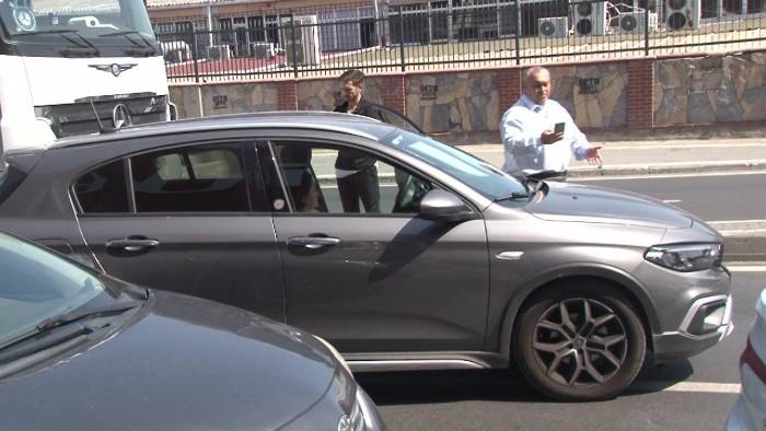 Ümraniye’de Çıkan Yangında Sürücüler Tartıştı