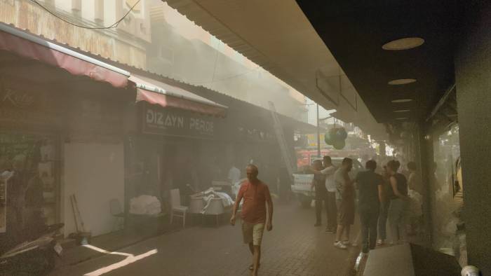 Nazilli’de Perdecideki Yangın Büyümeden Söndürüldü