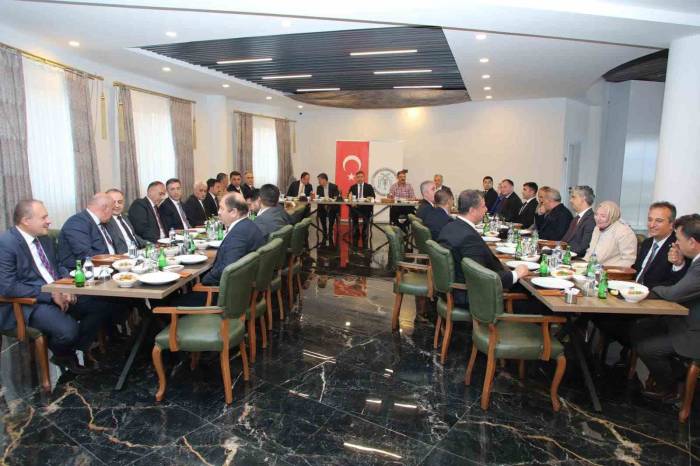 Gençlik Ve Spor İl Müdürü Burak Mumcu Onuruna Veda Yemeği Düzenlendi