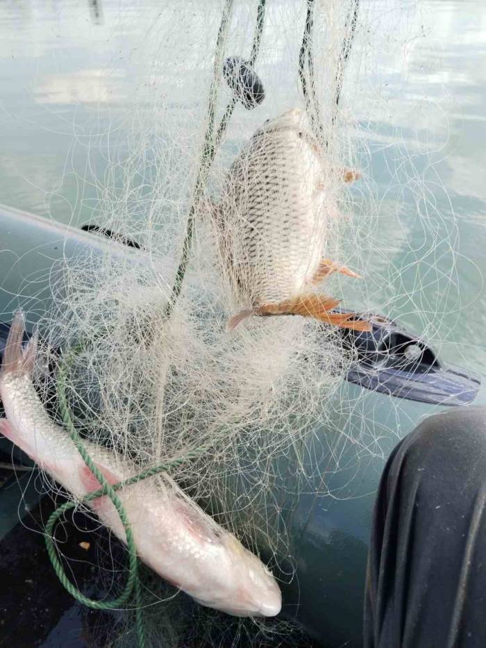 Amatör Balıkçının Duyarlılığı Sayesinde 5 Bin Metrelik ’hayalet Ağ’ Ele Geçirildi