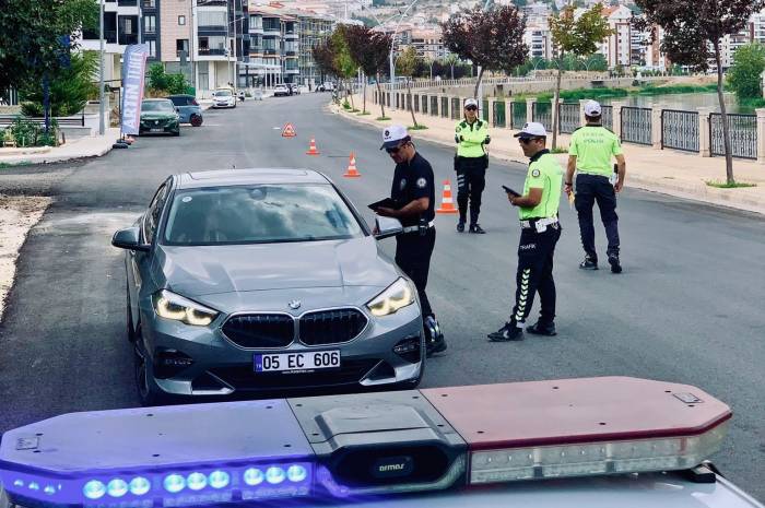 Amasya Polisinden Emniyet Kemeri Ve Kask Denetimi