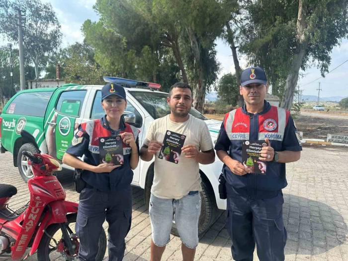 Kuşadası’nda Vatandaşlara Jandarmadan Bilgilendirme