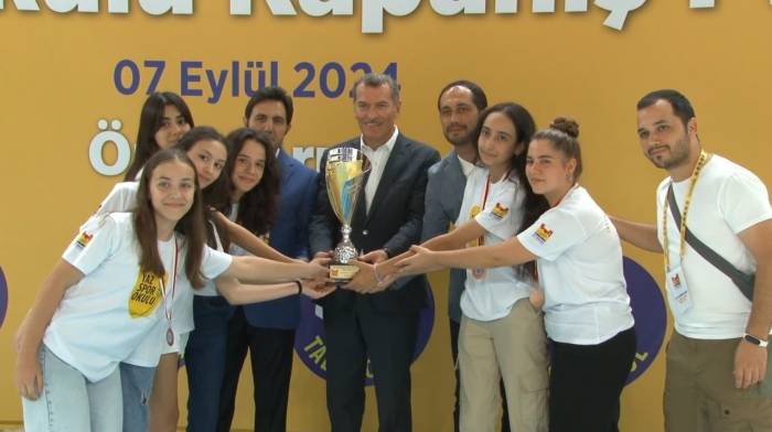 Zeytinburnu’nda Yaz Spor Okulları Öğrencileri Düzenlenen Törenle Mezun Oldu