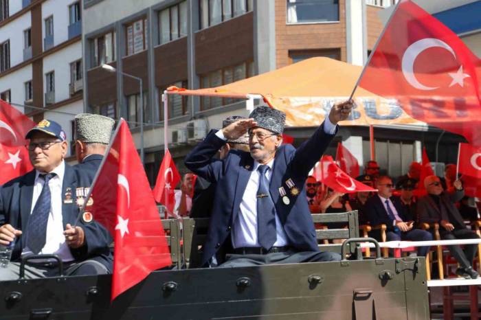 Burhaniye’de Kurtuluşun 102. Yıl Törenleri Coşkuyla Yapıldı