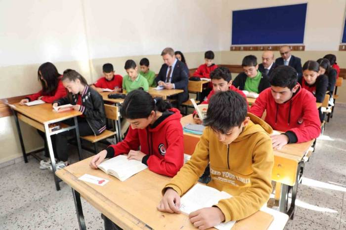 Vali Aydoğdu: “Okulun İlk Günü; Umutların Yeniden Filizlendiği, Kalplerin Birlikte Attığı, Geleceğin Ellerimizde Şekilleneceğini Muştulayan Bir Bayramdır.”