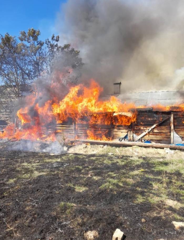 Gümüşhane’deki Yangında Samanlık Alevler İçerisinde Kaldı
