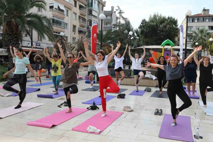 Mudanya’da Pazar Sabahı Yoga İle Başladı