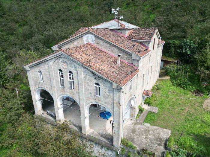 Yaklaşık Bir Asırdır Cami Olarak Hizmet Veriyor