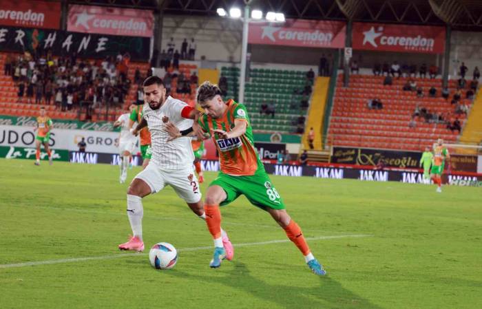 Trendyol Süper Lig: Corendon Alanyaspor: 0 - A. Hatayspor: 0 (İlk Yarı)