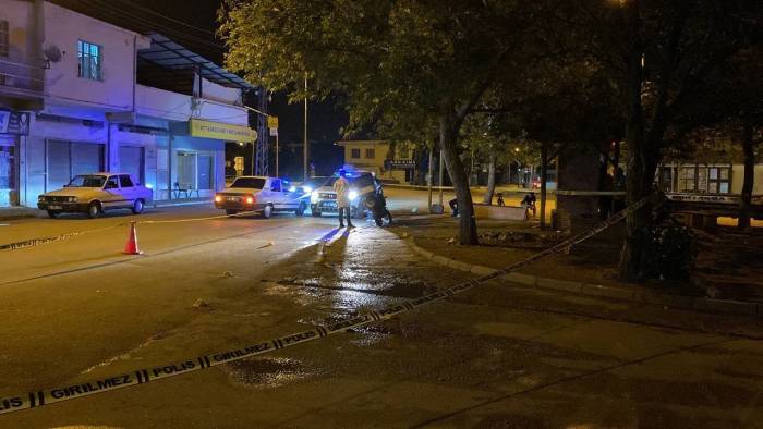 Adana’da Trafikte Yol Verme Kavgasında 4 Kişi Yaralandı