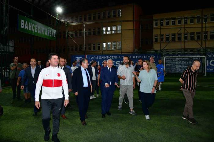 Trabzon’da Orhan Kaynar Futbol Turnuvası Başladı