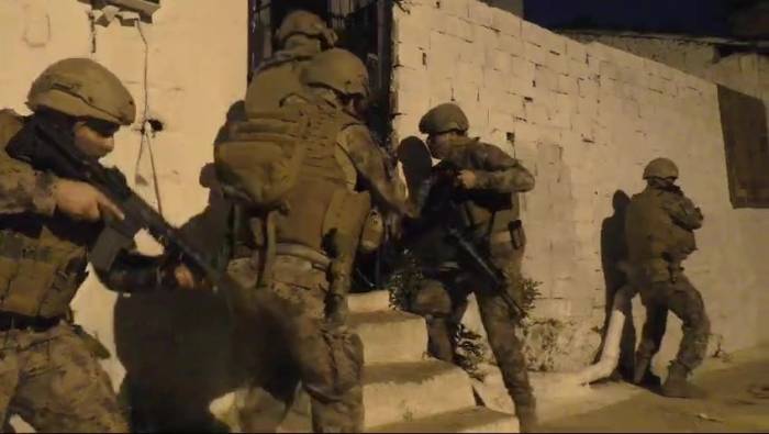 Sanal Alemde Uyuşturucu Satan Şebekeye Helikopterli Şafak Baskını