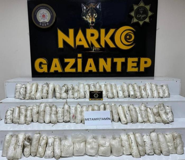 Gaziantep’te Tır Tekerleğine Gizlenmiş 124 Kilo Metamfetamin Ele Geçirildi