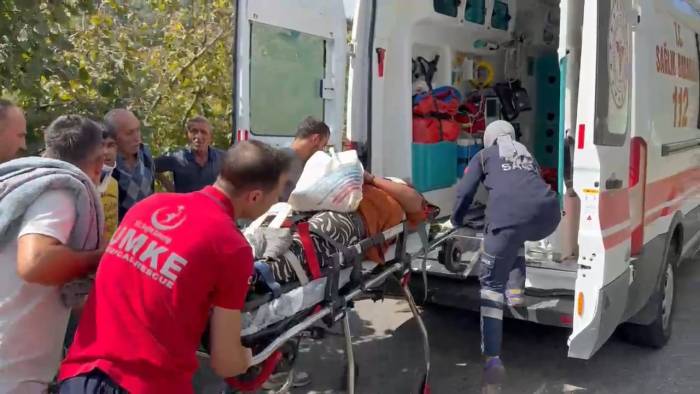 Fındık İşçilerini Taşıyan Minibüs Uçuruma Yuvarlandı: 3’ü Ağır 22 Yaralı