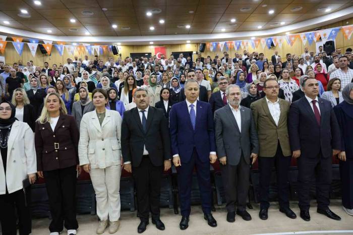 Bakan Yerlikaya: "Diyarbakır’da Tüm Terör Örgütlerine Yönelik 3 Bin 671 Operasyon Gerçekleştirdik, 10 Terörist Etkisiz Hale Getirildi, 831 Şahıs Gözaltına Alındı"