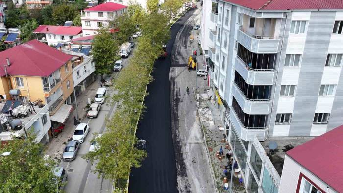 Andırın’da Ana Arterlerin Asfaltları Yeniliyor