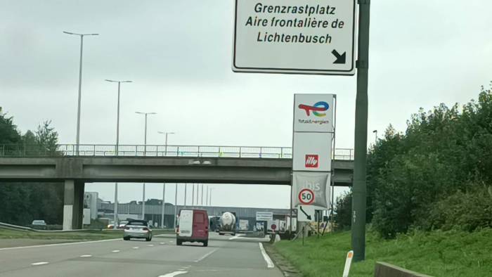 Dokuz Ülkeye Sınırı Olan Almanya Sınır Kontrollerine Devam Ediyor