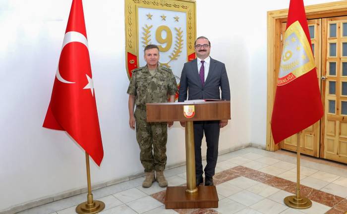 Rektör Hacımüftüoğlu’ndan Tümgeneral Altuğ’a Hayırlı Olsun Ziyareti