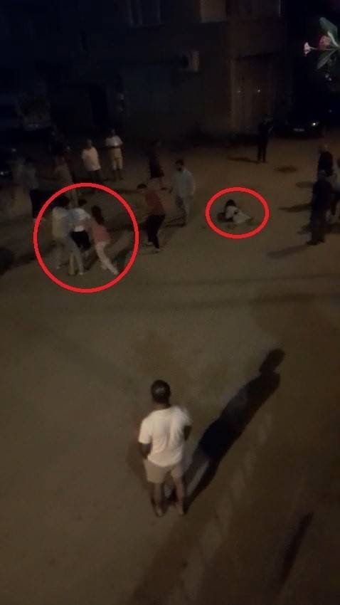 Bursa’da Sokakta Karşılaştığı Husumetlisini Bıçaklayarak Ağır Yaraladı, O Anlar Kamerada