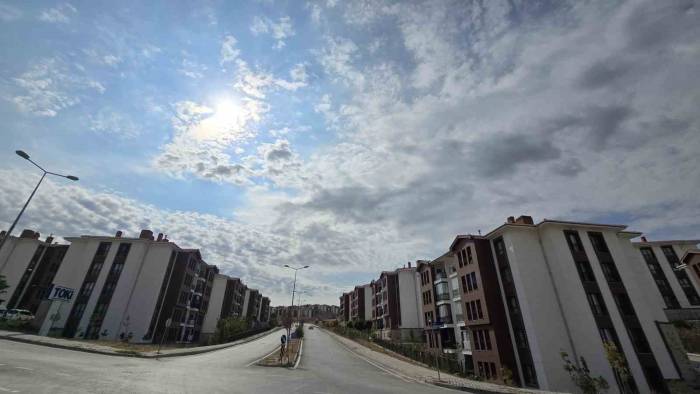 Elazığ’da ’sirrokümülüs’ Bulutları Görsel Şölen Sundu