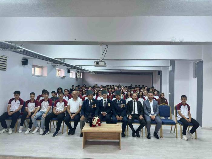 Gaziler, Öğrencilerle Bir Araya Geldi