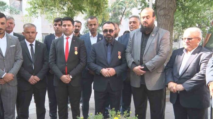 Tügşav Üyeleri Gaziler Günü’nde Muhsin Yazıcıoğlu’nun Kabrini Ziyaret Etti